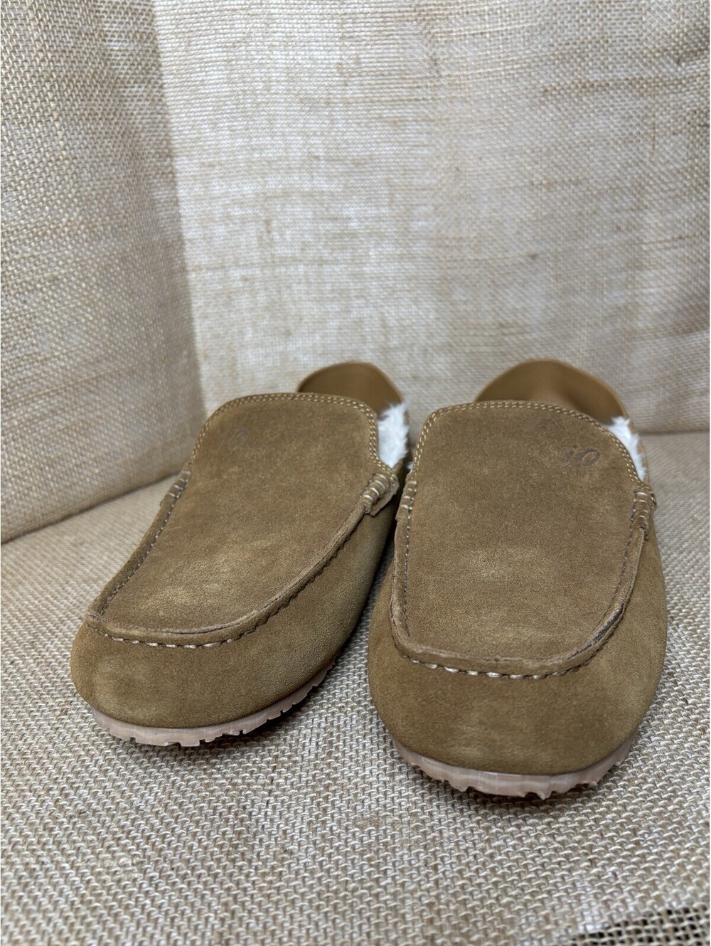 Johnnie-O Mens Sofa Tan Moccasin Slippers Size 10  M  JMFW1260 Faux Fur Lining